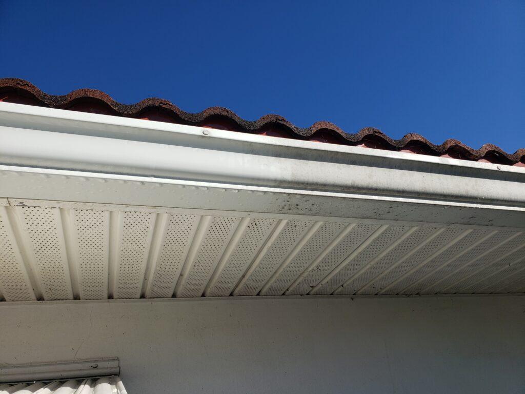 We take pride in providing exceptional customer service, and our team is dedicated to ensuring that you are completely satisfied with our work. We use state-of-the-art equipment to get the job done quickly and efficiently, so you can enjoy the benefits of clean and bright gutters without any hassle.
